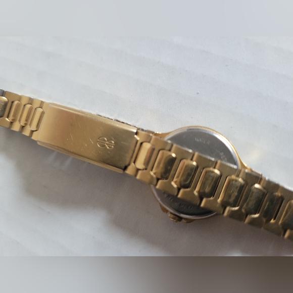 Bill Blass Stone Accent Quartz Ladies Watch With New Battery (001-6L32) - Picture 8 of 10